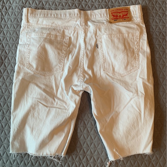 LEVIS White Jean Short Pants - Picture 2 of 4